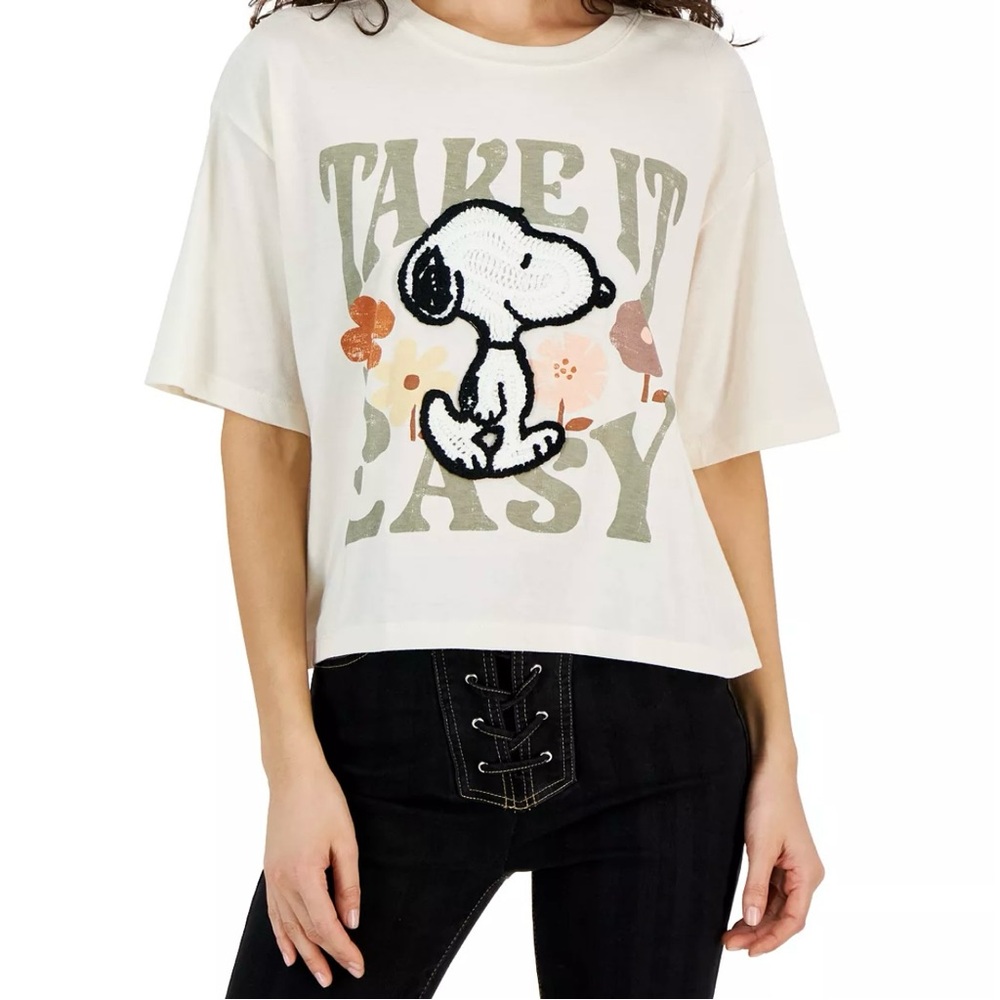 🌴⏰ Peanuts Graphic Tee with Snoopy Design - Picture 5 of 6